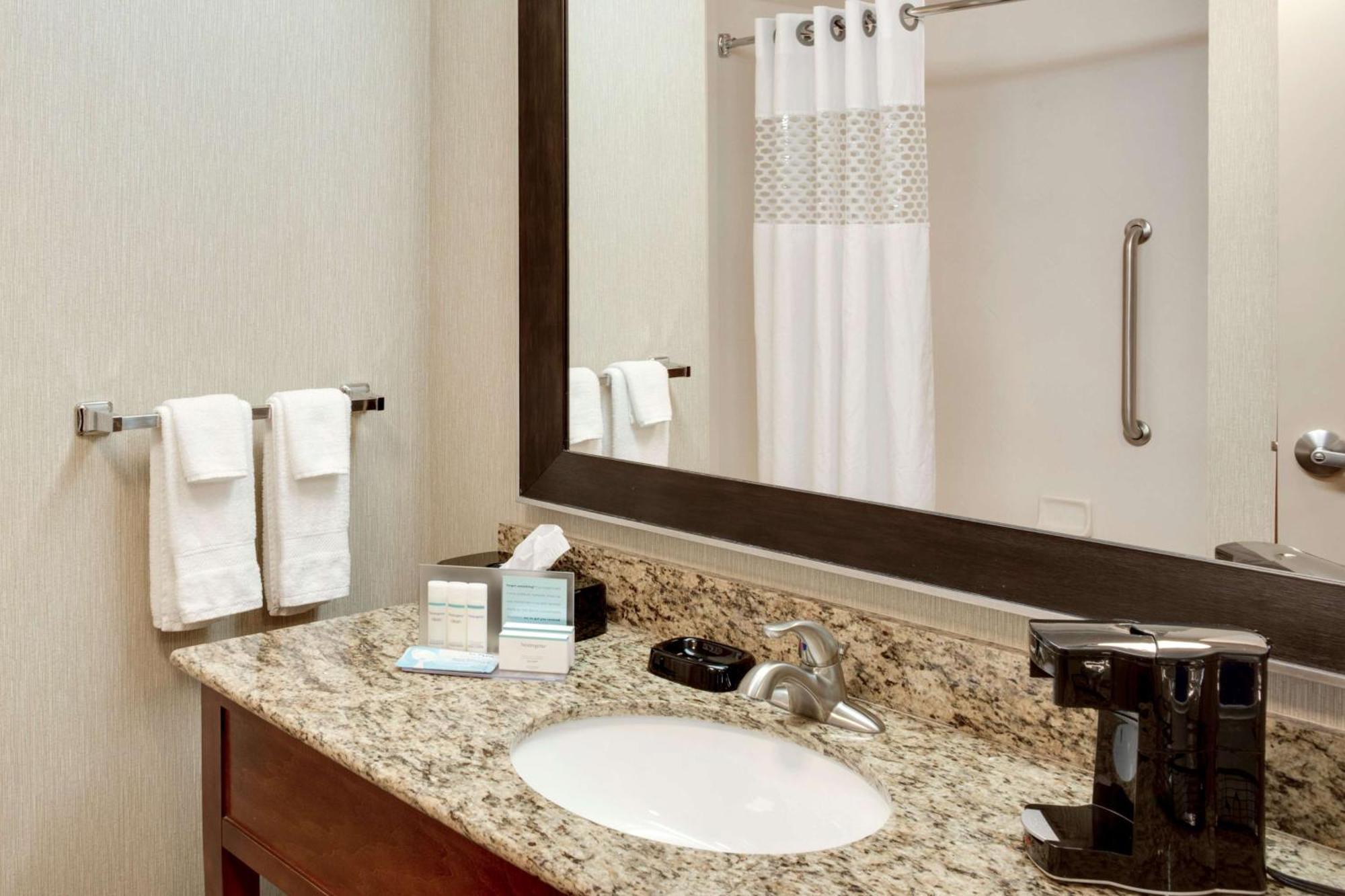 Hampton Inn צ'יקאשה מראה חיצוני תמונה