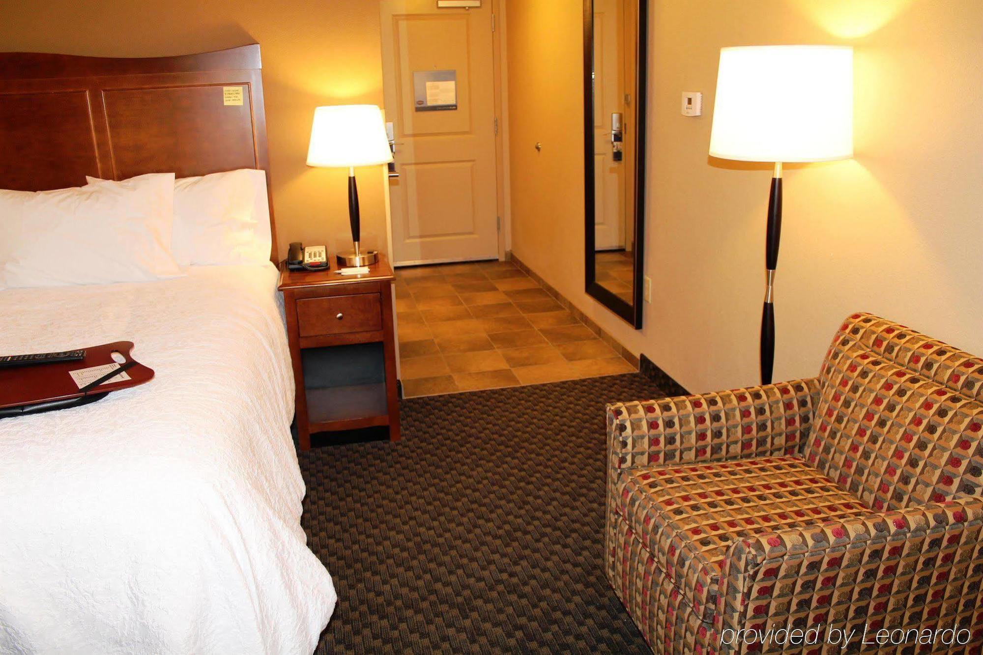 Hampton Inn צ'יקאשה מראה חיצוני תמונה