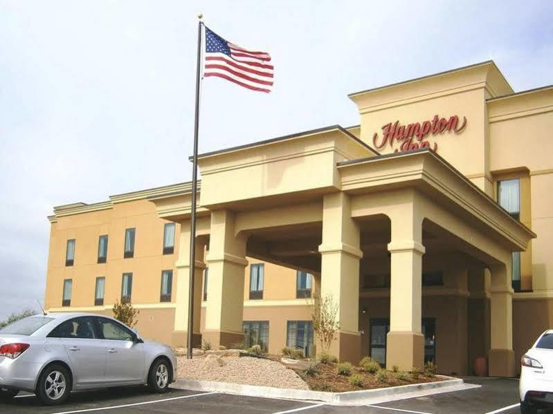 Hampton Inn צ'יקאשה מראה חיצוני תמונה